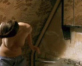 Isild Le Besco nude – Le cout de la vie (2003)