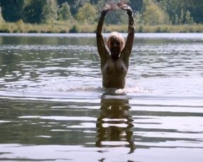 Anna Stieblich nude – Meine Mutter, meine Manner (2014)