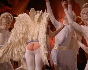 Elisabeth Shue nude – Cousin Bette (1998)