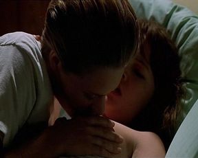 Michelle Williams nude, Chloe Sevigny nude – If These Walls Could Talk 2 (2000)