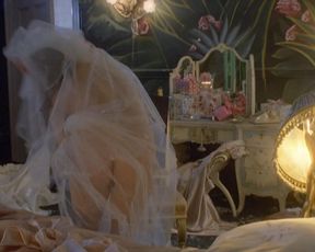 Theresa Russell nude – Hotel Paradise (1995)