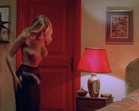 Gloria Guida nude – Indagine su un delitto perfetto (1979)