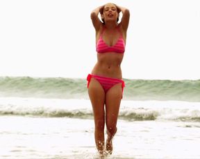 Chloe Bridges sexy – Mantervention (2014)