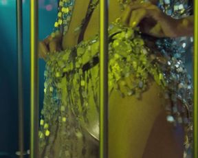 Halle Berry nude – Frankie & Alice (2010)