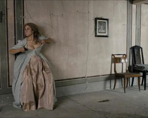 Hannah Herzsprung sexy, Anne Schafer nude – Beloved Sisters (2014)