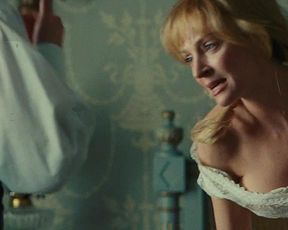 Uma Thurman sexy – Bel Ami (2012)