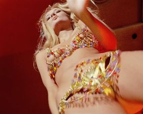 Barbara Bouchet sexy – Milano calibro 9 (1971)