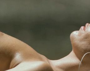 Halina Reijn nude, Tineke Caels nude – Isabelle (2011)