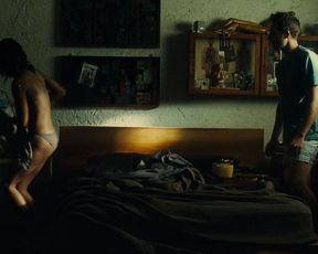 Zoe Saldana sexy – Colombiana (2011)