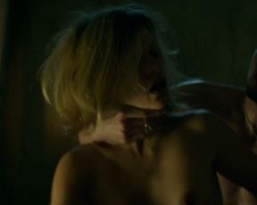 Veerle Baetens nude – D’Ardennen (2015)