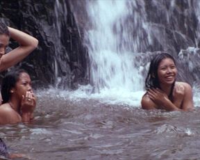 Charlotte Lewis nude – Men Of War (1994)