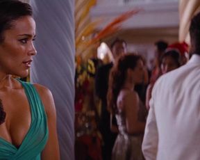 Paula Patton sexy – Mission Impossible 4 (2011)