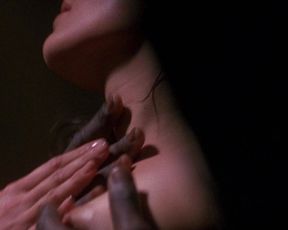 Jennifer Lopez nude – Money Train (1995)