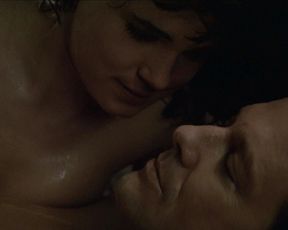 Elizabeth McGovern nude, Ellen Barkin sexy – Johnny Handsome (1989)