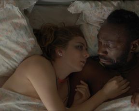 Sarah Suco nude – Josephine s’arrondit (2016)