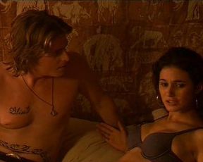 Emmanuelle Chriqui sexy – National Lampoon s Adam and Eve (2005)