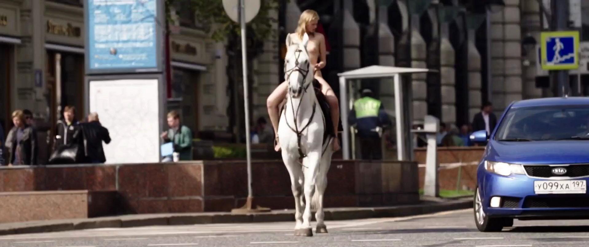 Aleksandra Bortich nude – Neulovimye: Bangkok (2016)
