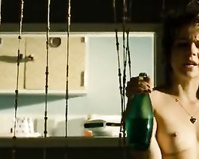 Leandra Leal nude – O Lobo atras da Porta (2013)