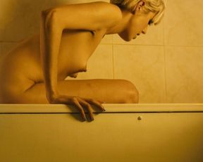 Agyness Deyn nude – Pusher (2012)
