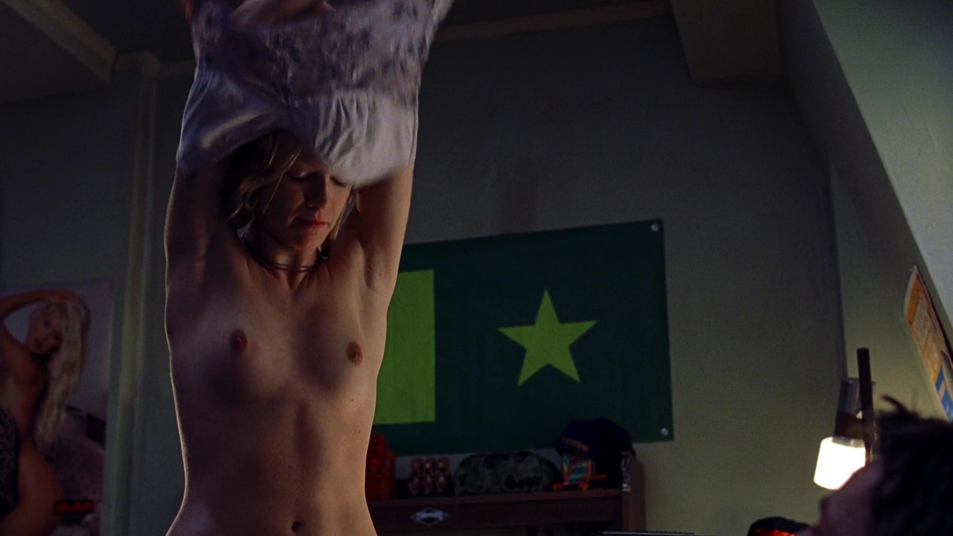 Nide amy smart Wardrobe Malfunctions