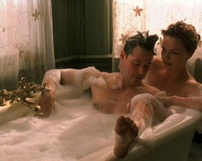 Charlize Theron sexy – Sweet November (2001)