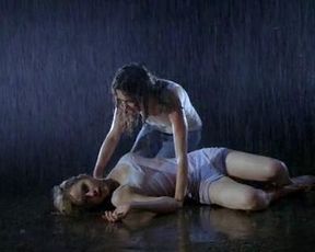 Jenny Mollen sexy – Ring Around the Rosie (2006)