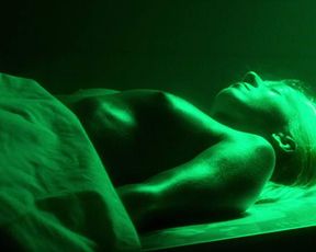 Rebecca Forsythe, Lucie Aron, Julia Mauracher naked – Replace (2017)