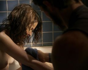 Joanna Going, Kiele Sanchez sexy – Kingdom s01e06 (2014)