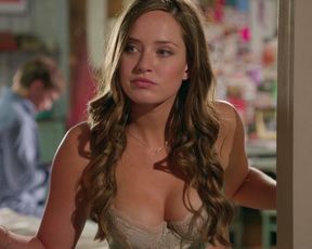Merritt Patterson sexy – The Royals s01e07 (2015)
