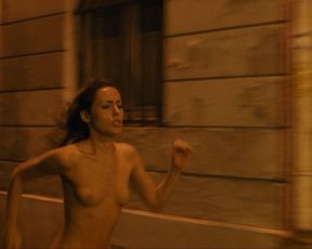 Irene Montala, Isabelle Joly, Anne Steffens nude – Russian Dolls (2005)