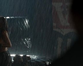 Moon Bloodgood nude – Terminator Salvation (2009)