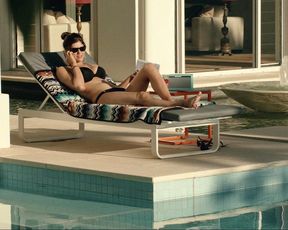 Alexandra Daddario sexy – San Andreas (2015)