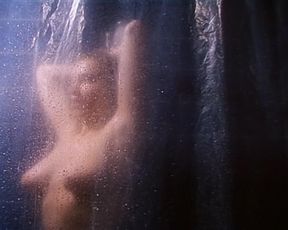 Joanna Trzepiecinska nude – Sztuka kochania (1989)