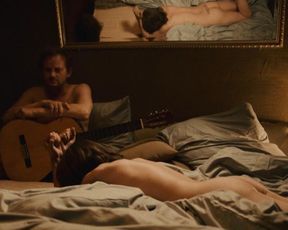 Anna Thalbach nude – Wir sind die Rosinskis (2016)