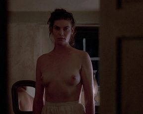 Kelly McGillis nude – Witness (1985)